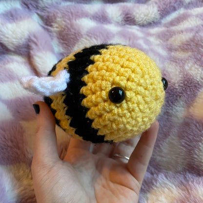 crochet bee plushie