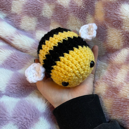 crochet bee plushie