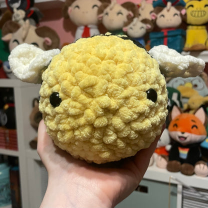 crochet bee plushie