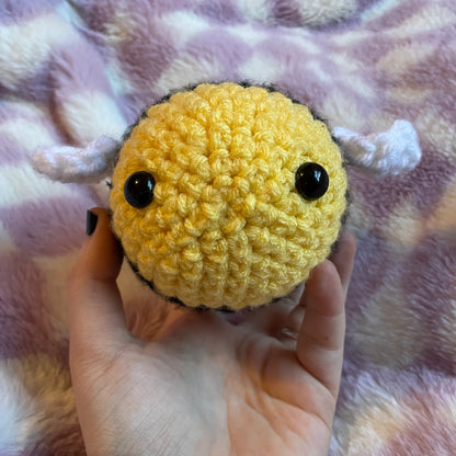 crochet bee plushie